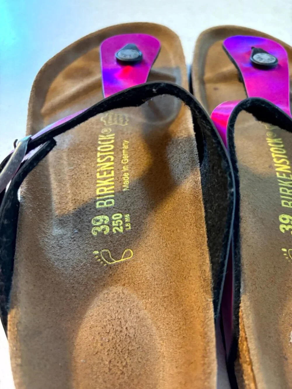 Birkenstock Gizeh Sandals Electric Metallic Magenta Women's US Size 8 EUR 39